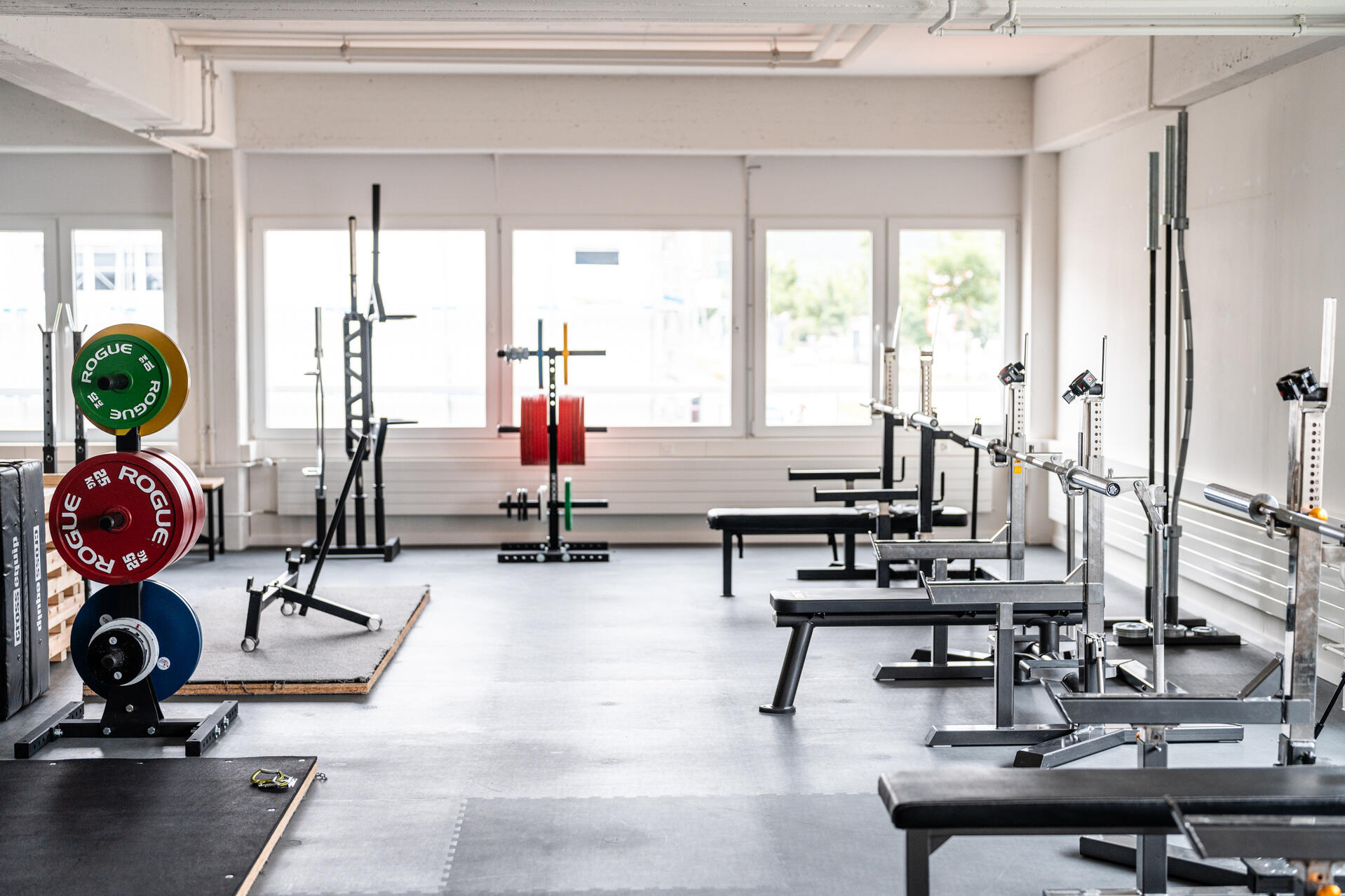 Exterior view of Die Maschinerie Gym in Olten, Switzerland, a top training facility for powerlifting, strength athletes, and serious barbell training.